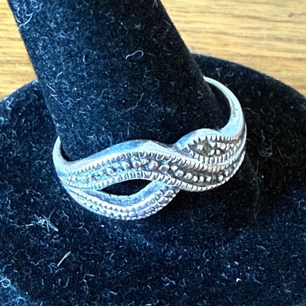 Sterling silver ring - Picture 2 of 5